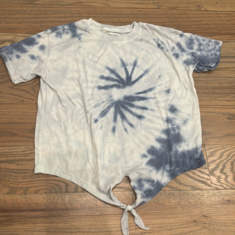 Blue and white tie dye t shirt with tie
